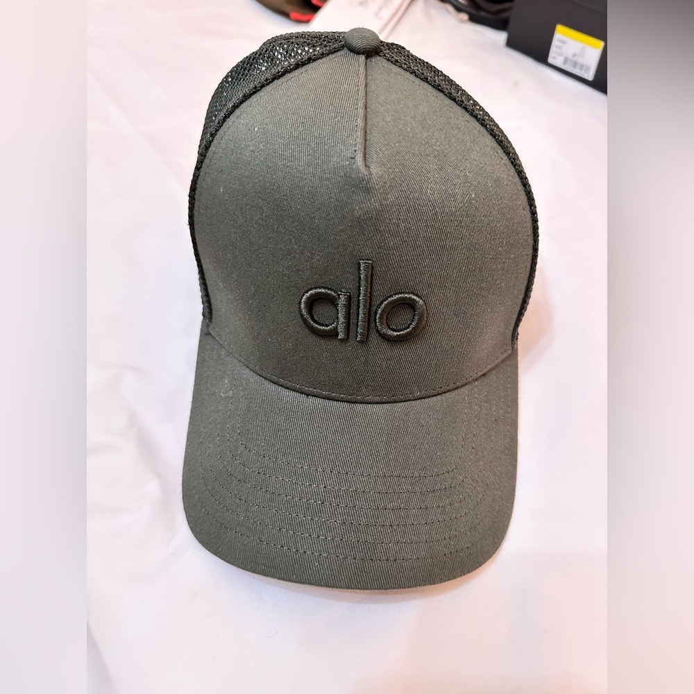 Alo Hat. NWOT